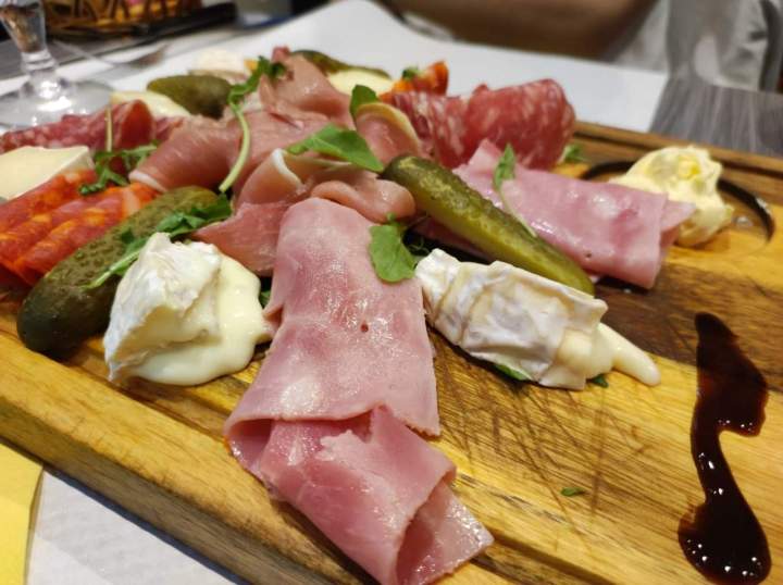 Planche de charcuterie et de formage, Vincennes